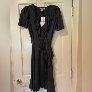 Black short sleeved dress